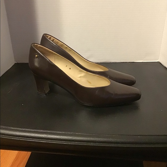 Etienne Aigner -Taylor Women’s Heels - Picture 5 of 12